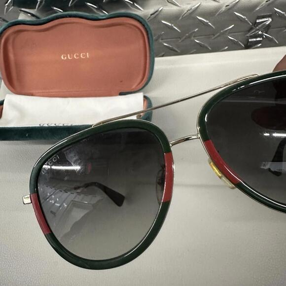 Gucci Aviator Sunglasses Unisex Red Green Gold Trim Made In Italy W/ Case - Picture 2 of 6
